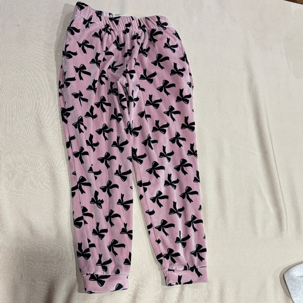 Pink Ruffle  Set with Black Bow Pattern - Picture 3 of 4